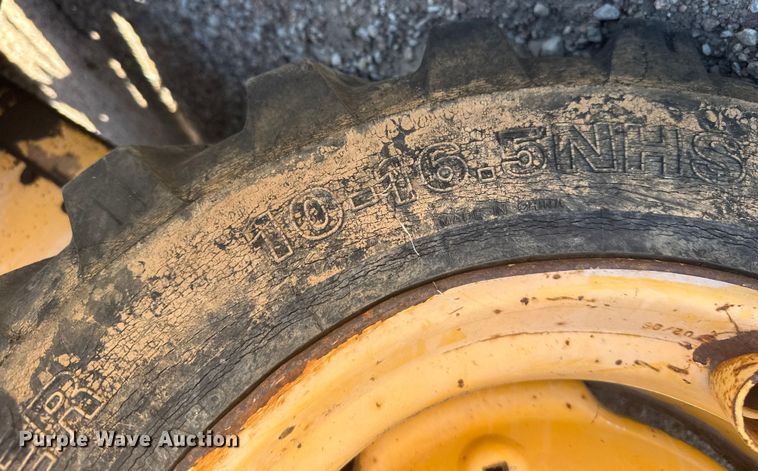 image for item ER2241 1990 John Deere 675B skid steer loader