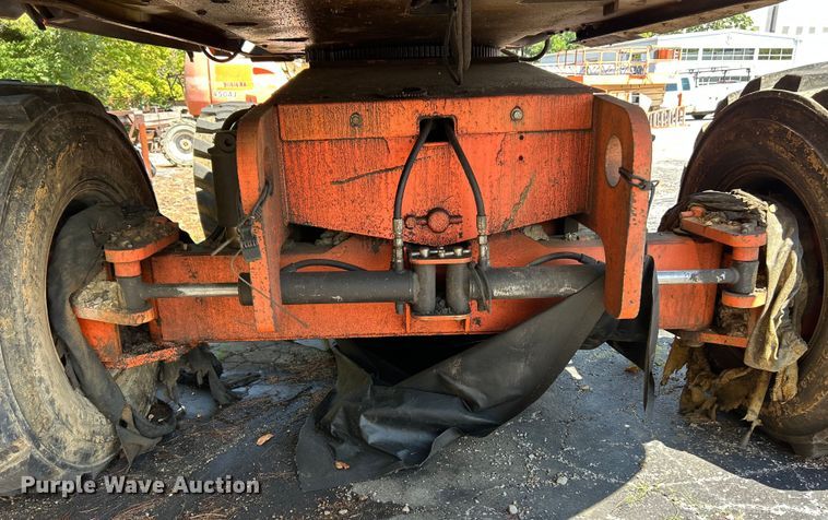 image for item ET3018 2005 JLG 600S boom lift