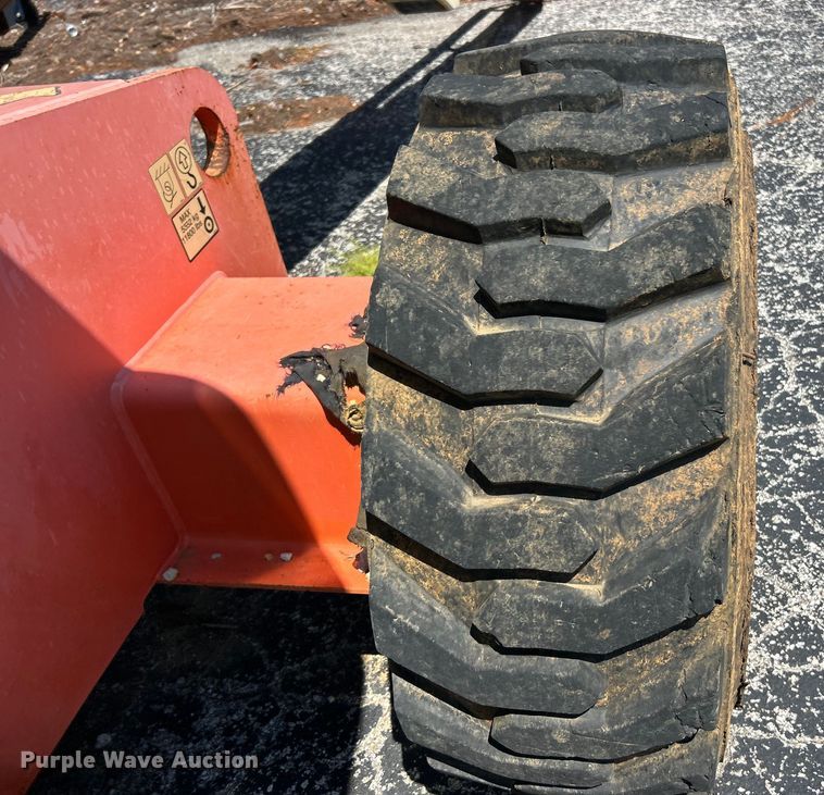 image for item ET3018 2005 JLG 600S boom lift