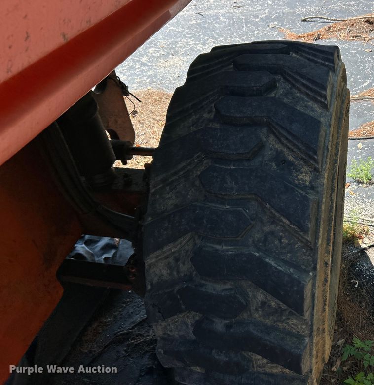 image for item ET3018 2005 JLG 600S boom lift