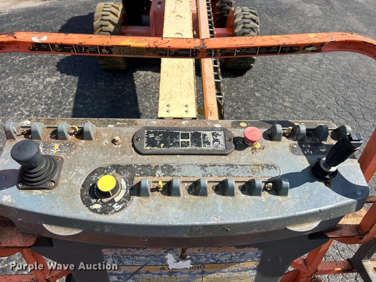 image for item ET3020 2006 JLG 600S boom lift