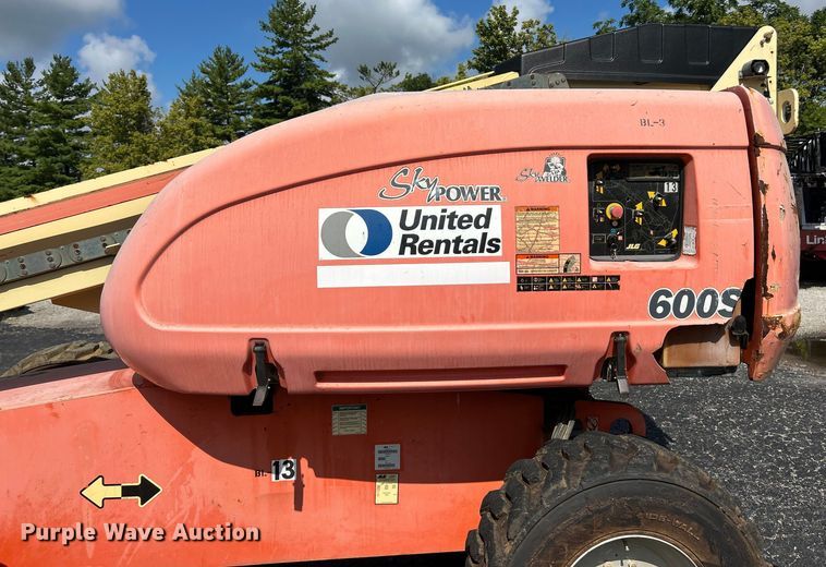 image for item ET3020 2006 JLG 600S boom lift