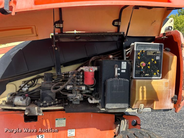 image for item ET3020 2006 JLG 600S boom lift