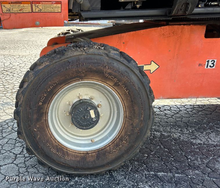 image for item ET3020 2006 JLG 600S boom lift