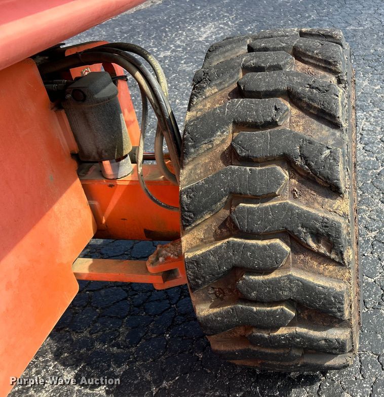 image for item ET3020 2006 JLG 600S boom lift