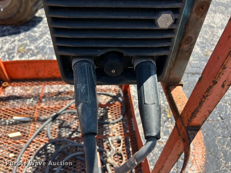 image for item ET3021 2005 JLG 600S boom lift