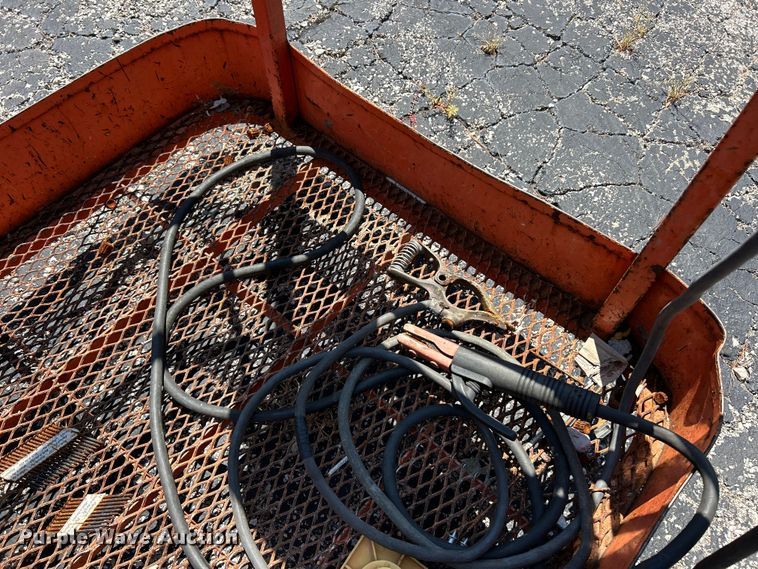 image for item ET3021 2005 JLG 600S boom lift