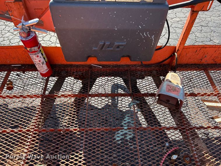 image for item ET3021 2005 JLG 600S boom lift