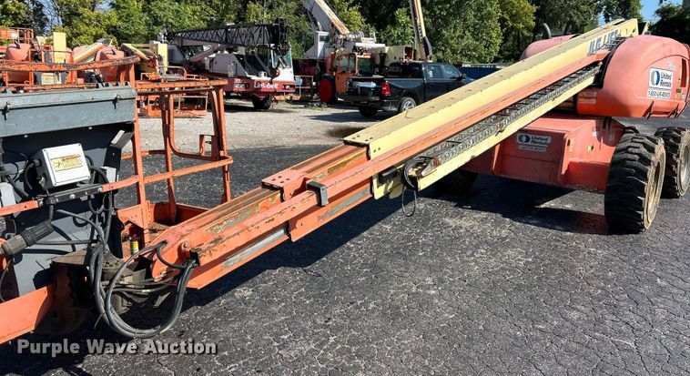 image for item ET3021 2005 JLG 600S boom lift