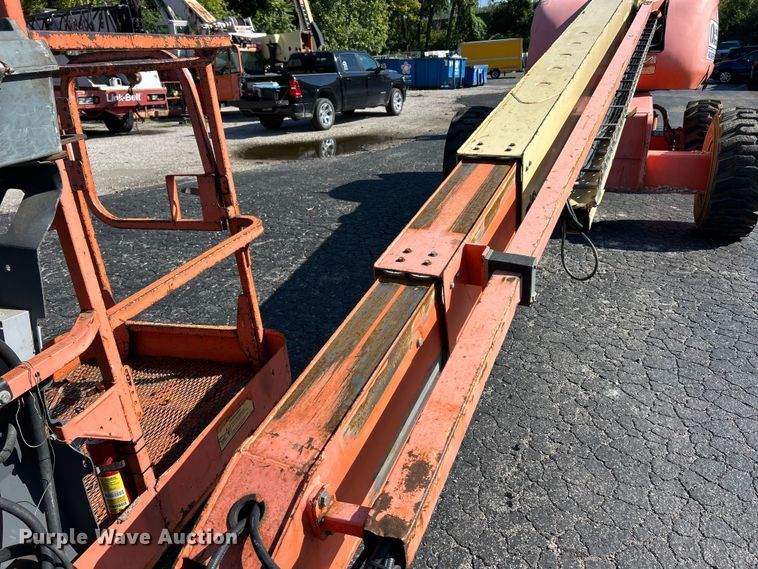 image for item ET3021 2005 JLG 600S boom lift