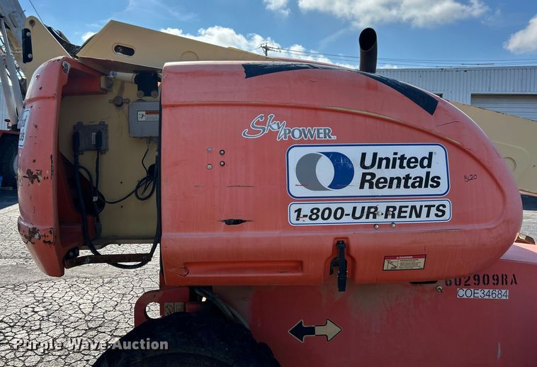 image for item ET3021 2005 JLG 600S boom lift