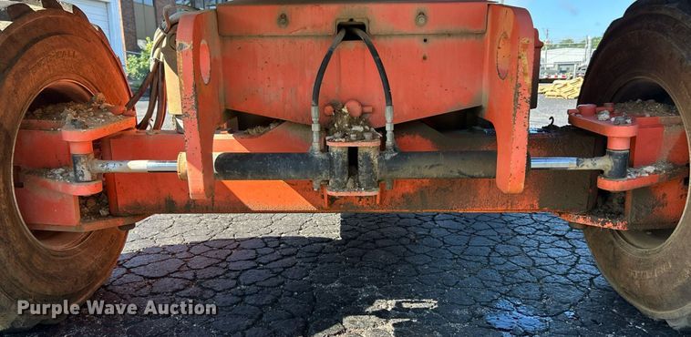 image for item ET3021 2005 JLG 600S boom lift