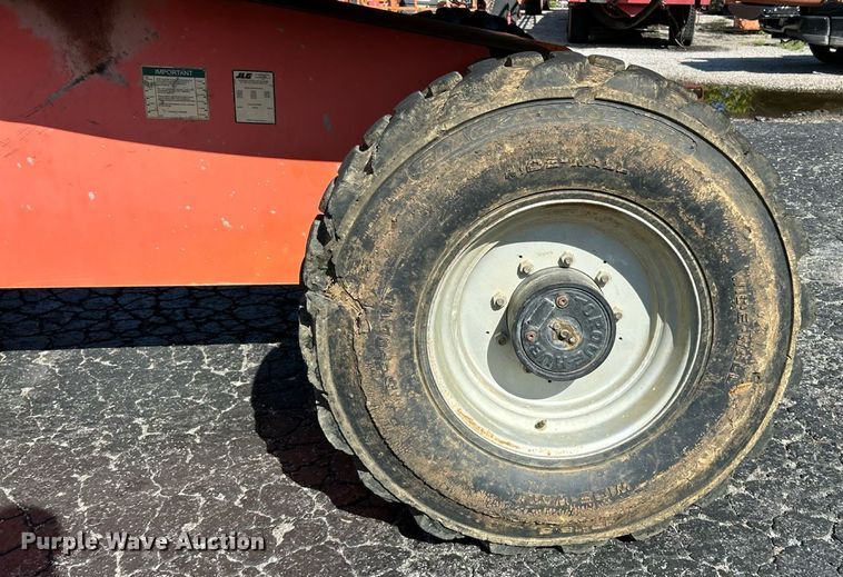 image for item ET3021 2005 JLG 600S boom lift