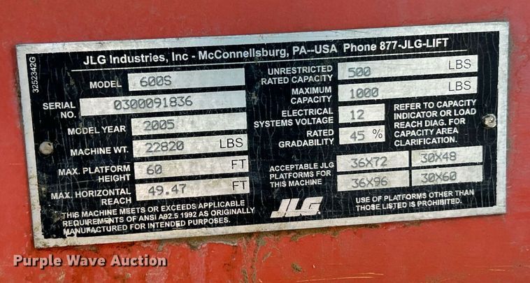 image for item ET3021 2005 JLG 600S boom lift