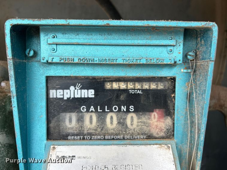 image for item ET3028 1995 Ford LN8000 tank truck