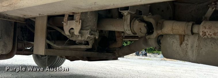 image for item ET3028 1995 Ford LN8000 tank truck