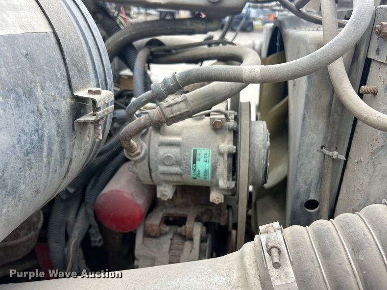 image for item ET3028 1995 Ford LN8000 tank truck