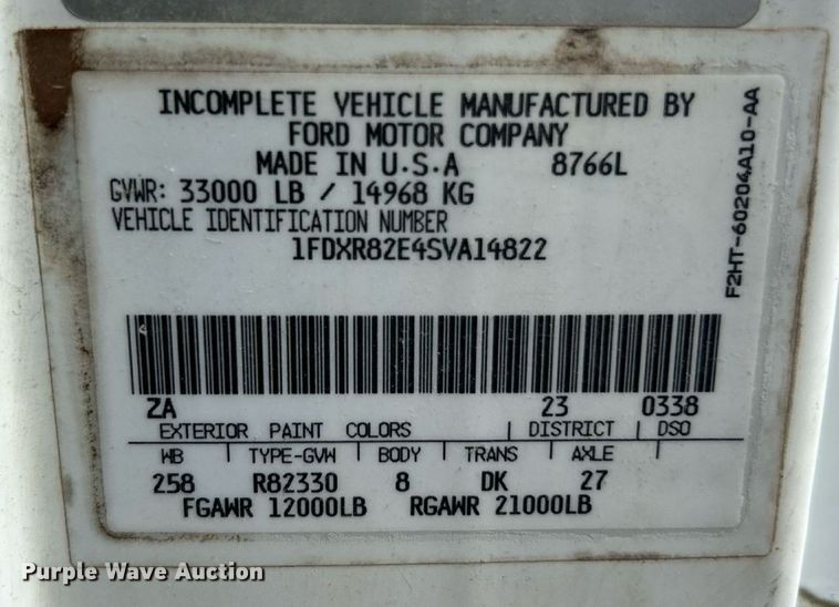 image for item ET3028 1995 Ford LN8000 tank truck