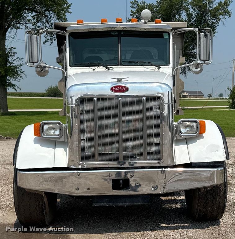 image for item ET8503 2005 Peterbilt 357 dump truck