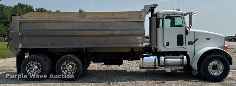 image for item ET8503 2005 Peterbilt 357 dump truck