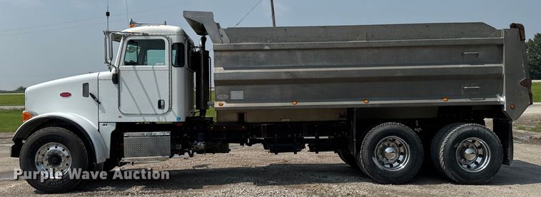 image for item ET8503 2005 Peterbilt 357 dump truck