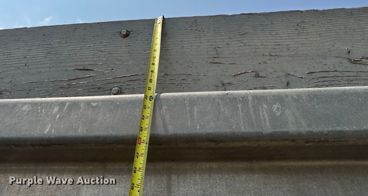 image for item ET8503 2005 Peterbilt 357 dump truck