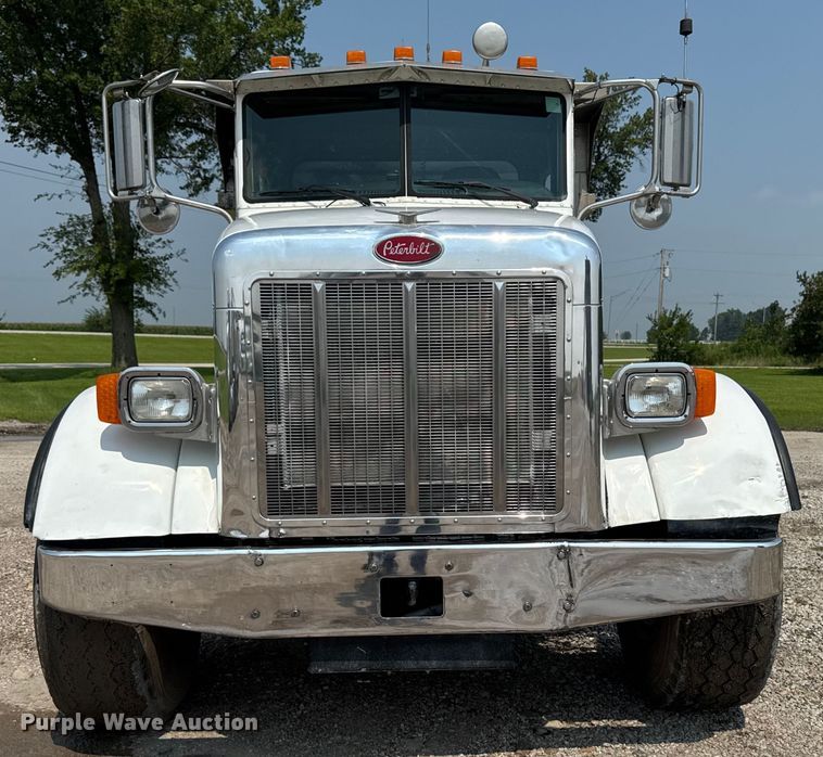 image for item ET8503 2005 Peterbilt 357 dump truck