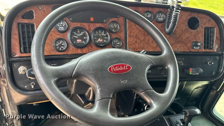 image for item ET8503 2005 Peterbilt 357 dump truck