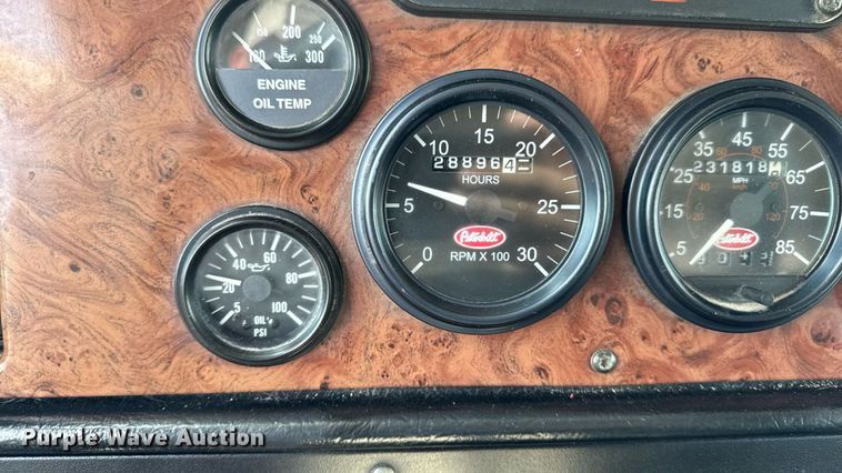 image for item ET8503 2005 Peterbilt 357 dump truck