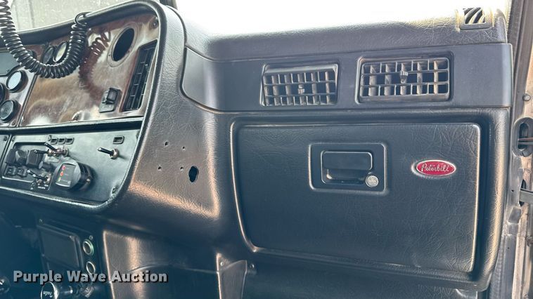 image for item ET8503 2005 Peterbilt 357 dump truck