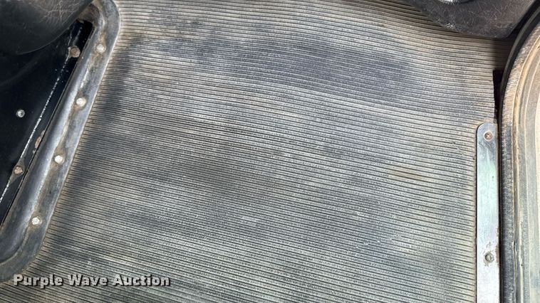 image for item ET8503 2005 Peterbilt 357 dump truck