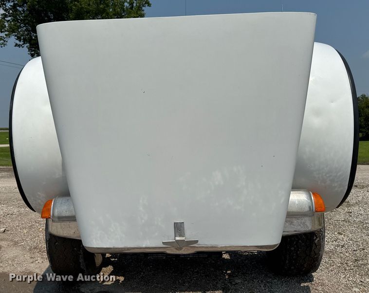 image for item ET8503 2005 Peterbilt 357 dump truck