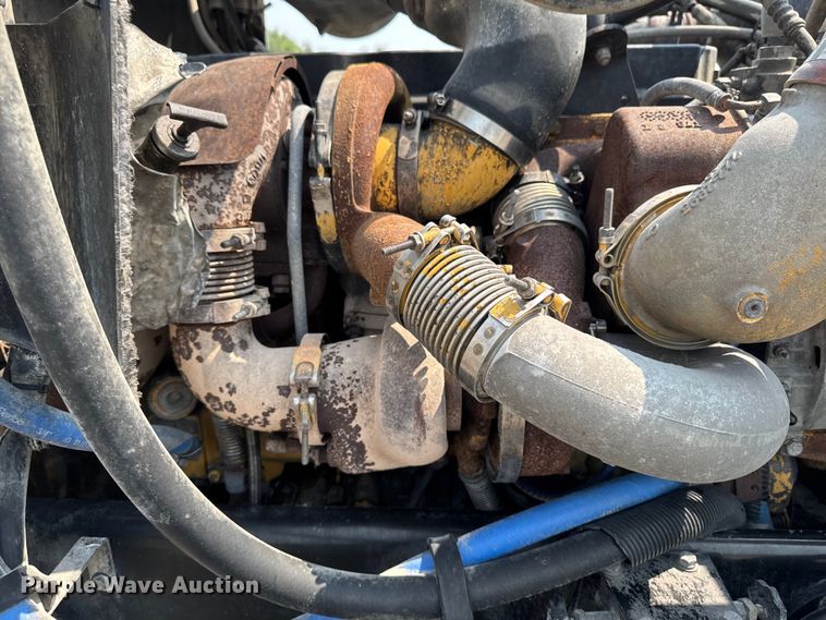 image for item ET8503 2005 Peterbilt 357 dump truck