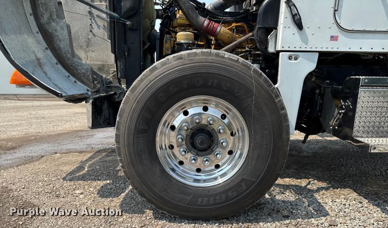 image for item ET8503 2005 Peterbilt 357 dump truck