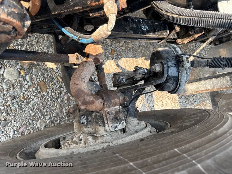 image for item ET8503 2005 Peterbilt 357 dump truck