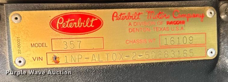 image for item ET8503 2005 Peterbilt 357 dump truck