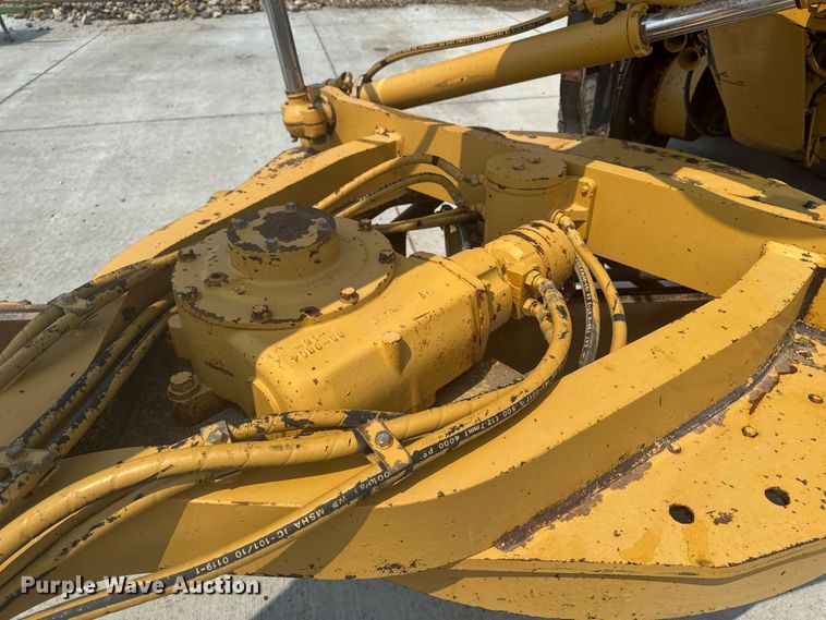 image for item ET8510 2001 Caterpillar 140H motor grader