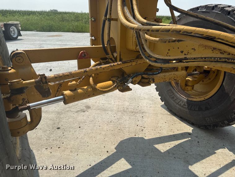 image for item ET8510 2001 Caterpillar 140H motor grader