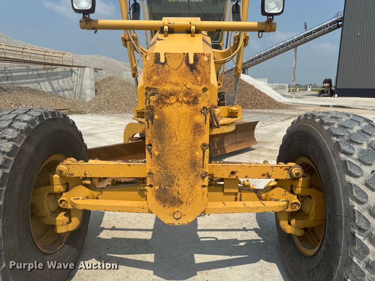 image for item ET8510 2001 Caterpillar 140H motor grader