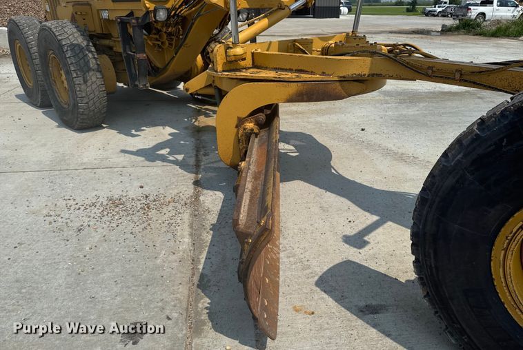 image for item ET8510 2001 Caterpillar 140H motor grader