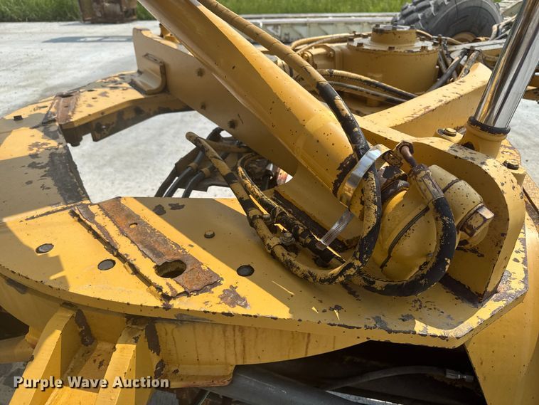 image for item ET8510 2001 Caterpillar 140H motor grader