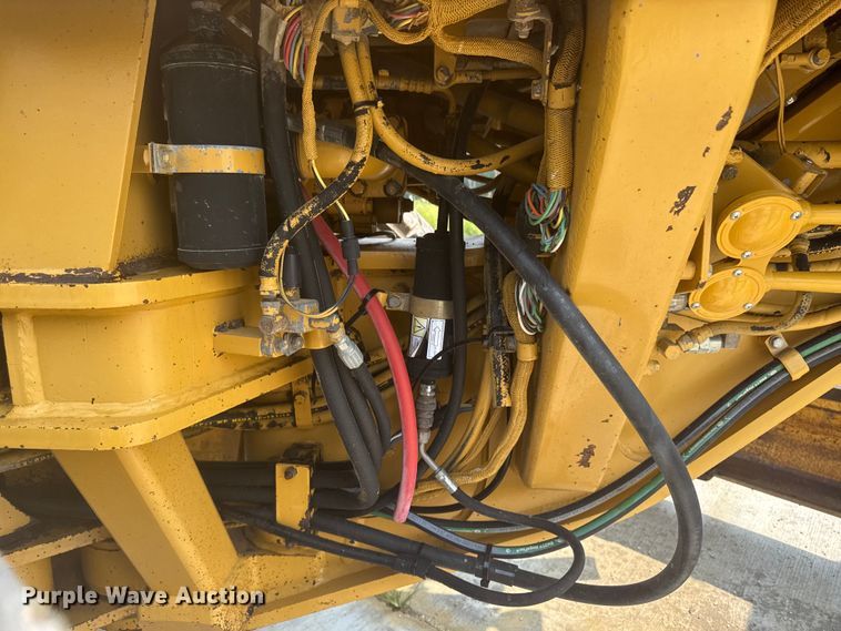 image for item ET8510 2001 Caterpillar 140H motor grader
