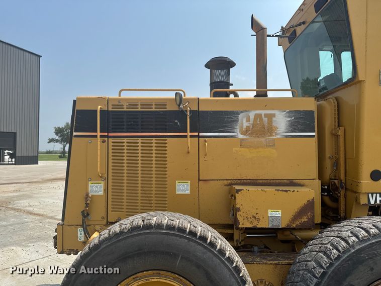 image for item ET8510 2001 Caterpillar 140H motor grader