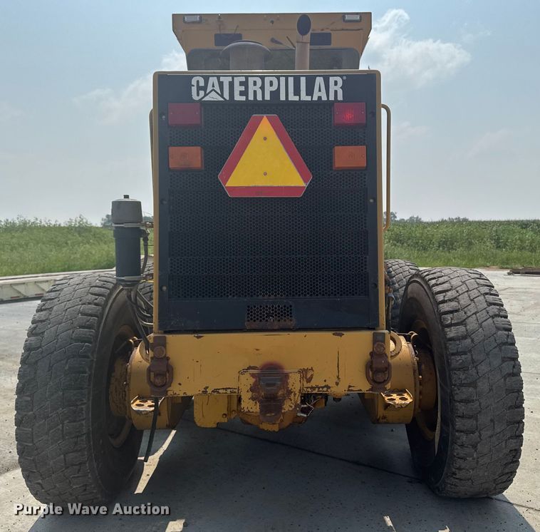 image for item ET8510 2001 Caterpillar 140H motor grader