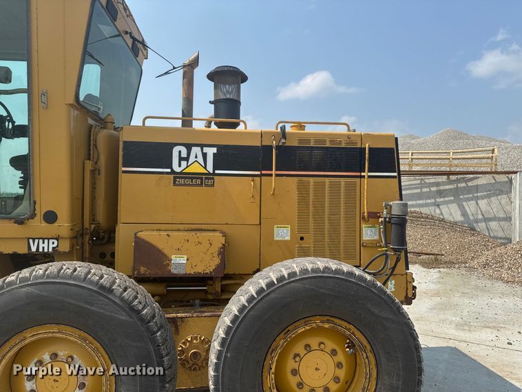 image for item ET8510 2001 Caterpillar 140H motor grader