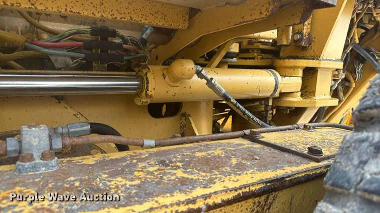 image for item ET8510 2001 Caterpillar 140H motor grader