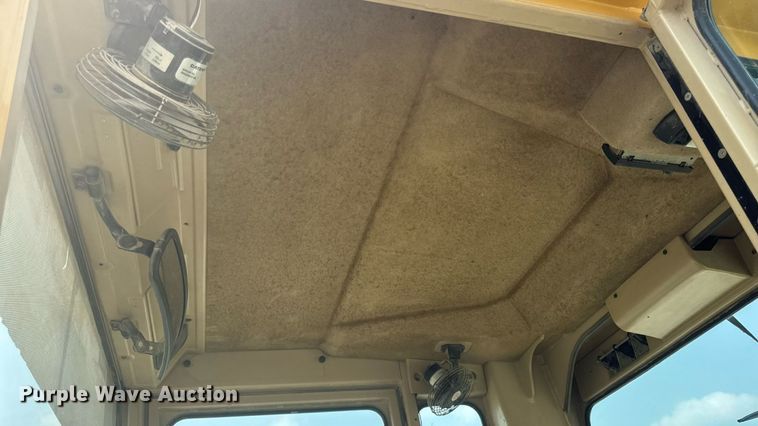 image for item ET8510 2001 Caterpillar 140H motor grader