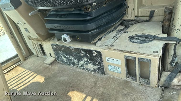 image for item ET8510 2001 Caterpillar 140H motor grader