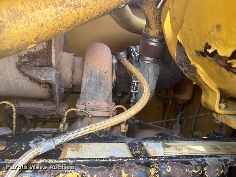 image for item ET8510 2001 Caterpillar 140H motor grader