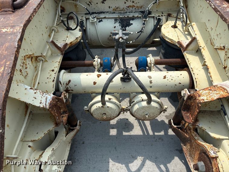 image for item ET8511 1998 Trail King TK100HDG-503 lowboy equipment trailer